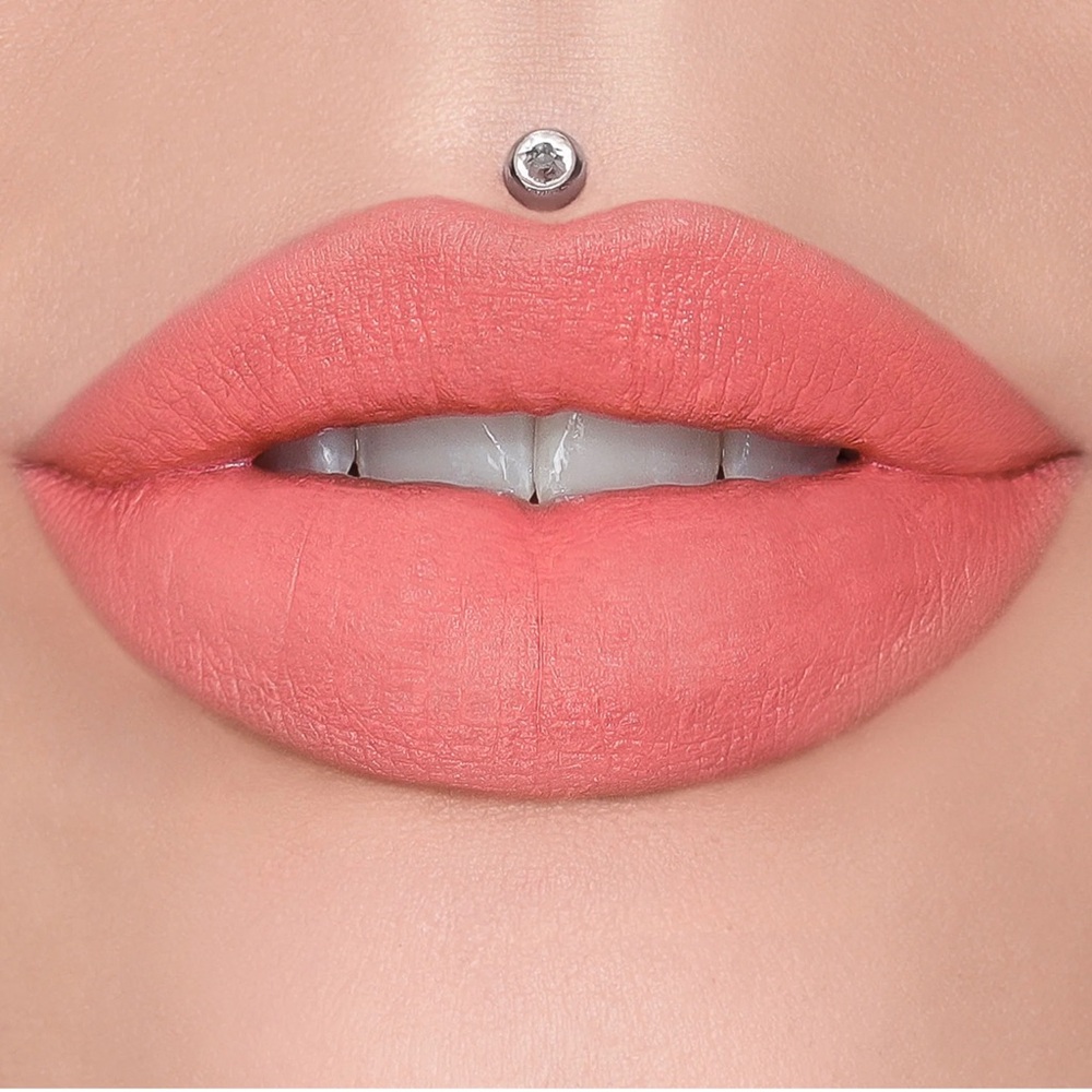 2/$20 💥 NEW (Honey Suck Me) Jeffree Star Velvet Trap Lipstick (2758)